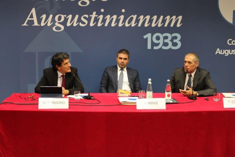 Presentazione del libro "All'inferno e ritorno" - Carlo Cottarelli, Michele Corradino (2021)