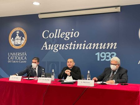 Presentazione della lettera di S.E Mario Delpini: “Ci vorrebbe un pensiero”  S.E. Mons. Mario Delpini e dott. Erensto Preziosi (2022)